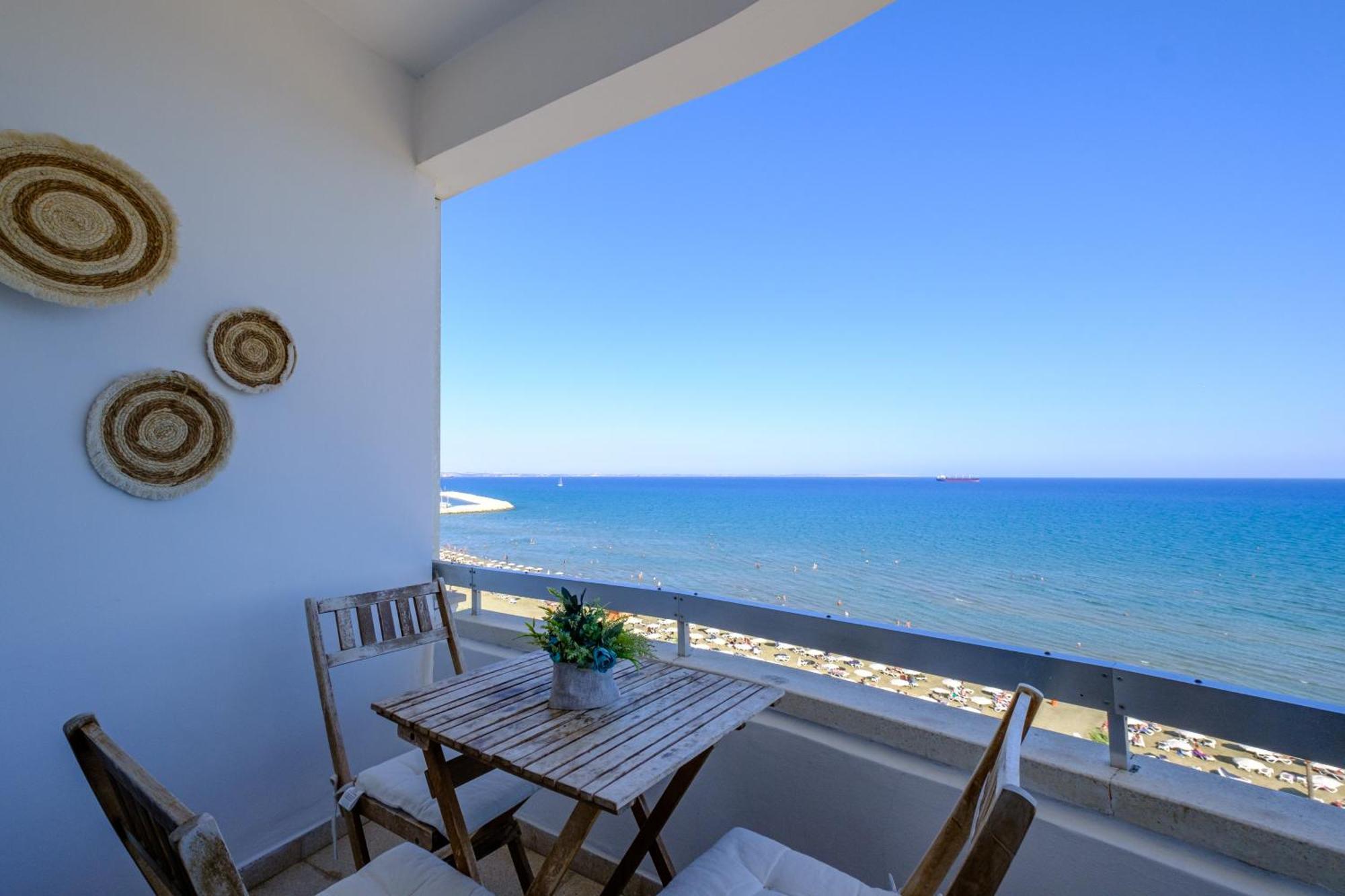 Lazuli Sea View Beachfront- Ap 61 Larnaca Ngoại thất bức ảnh