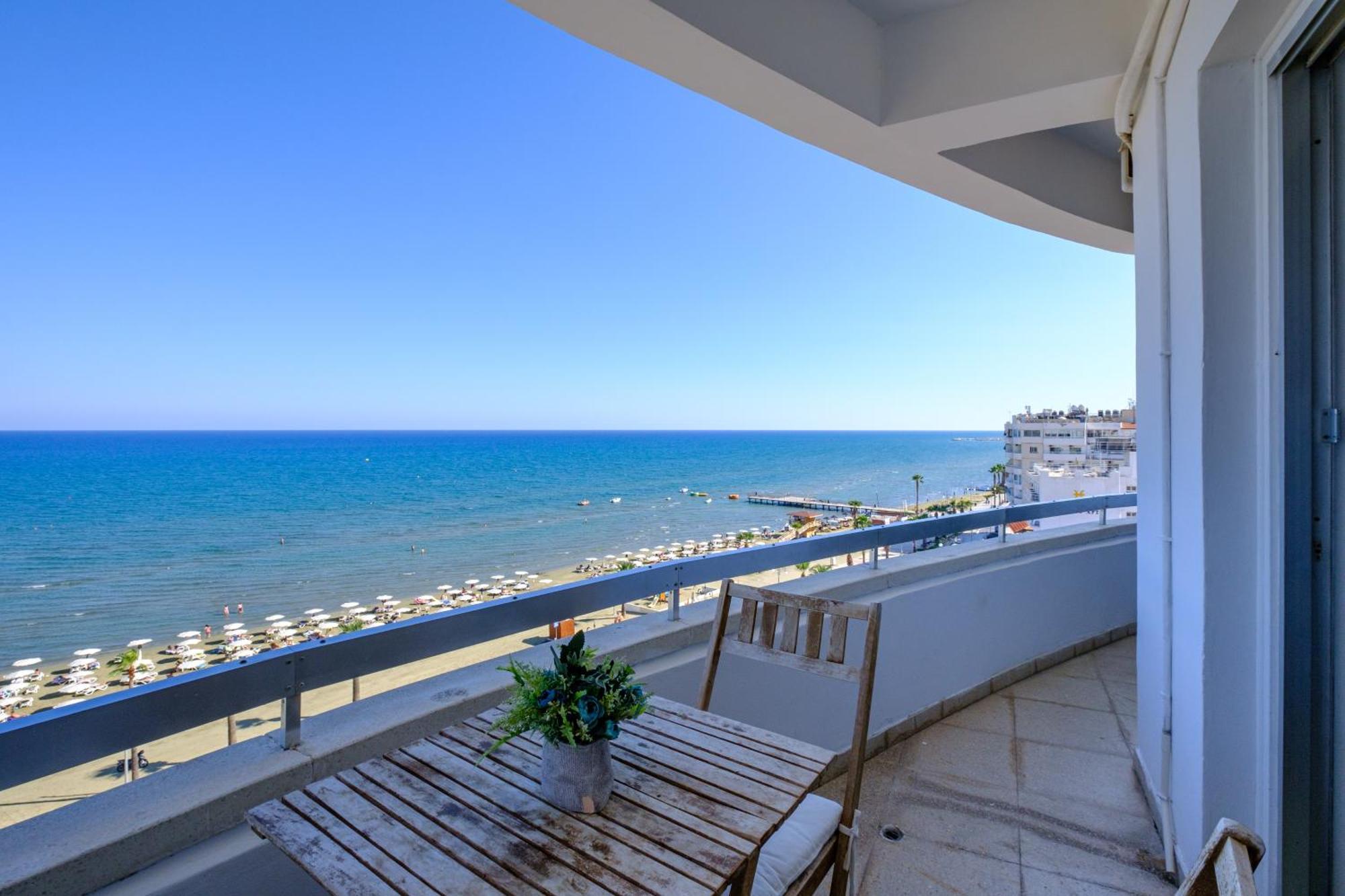 Lazuli Sea View Beachfront- Ap 61 Larnaca Ngoại thất bức ảnh